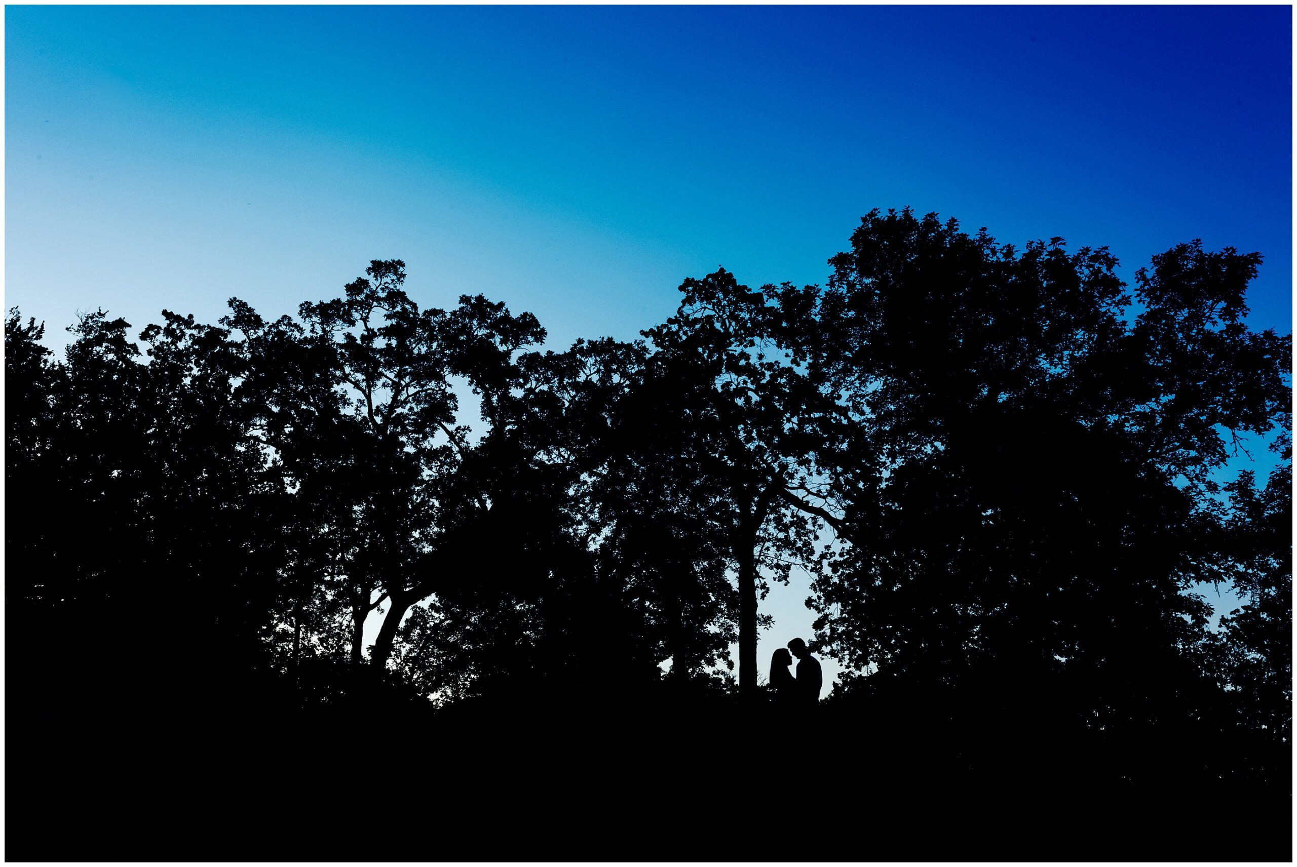 Romantic outdoor engagement photography